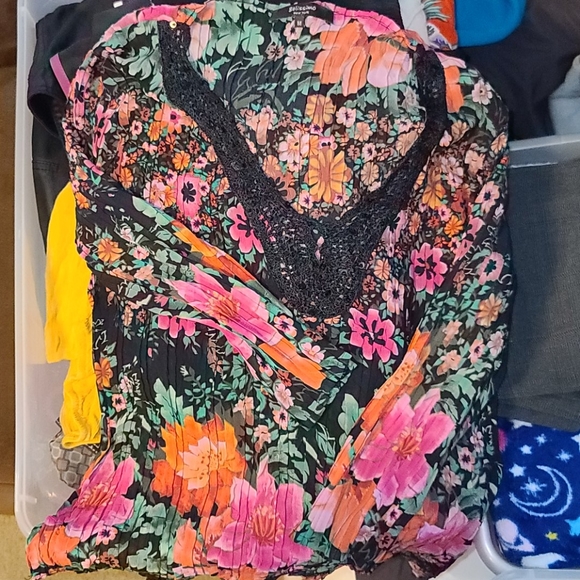 Wendy Bellissimo Tops - Bellisimo New York Floral top